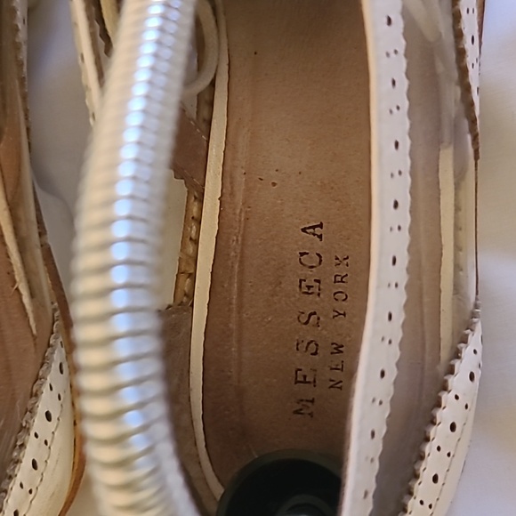 White Messeca moccasins Sz.8.5 - Picture 4 of 9